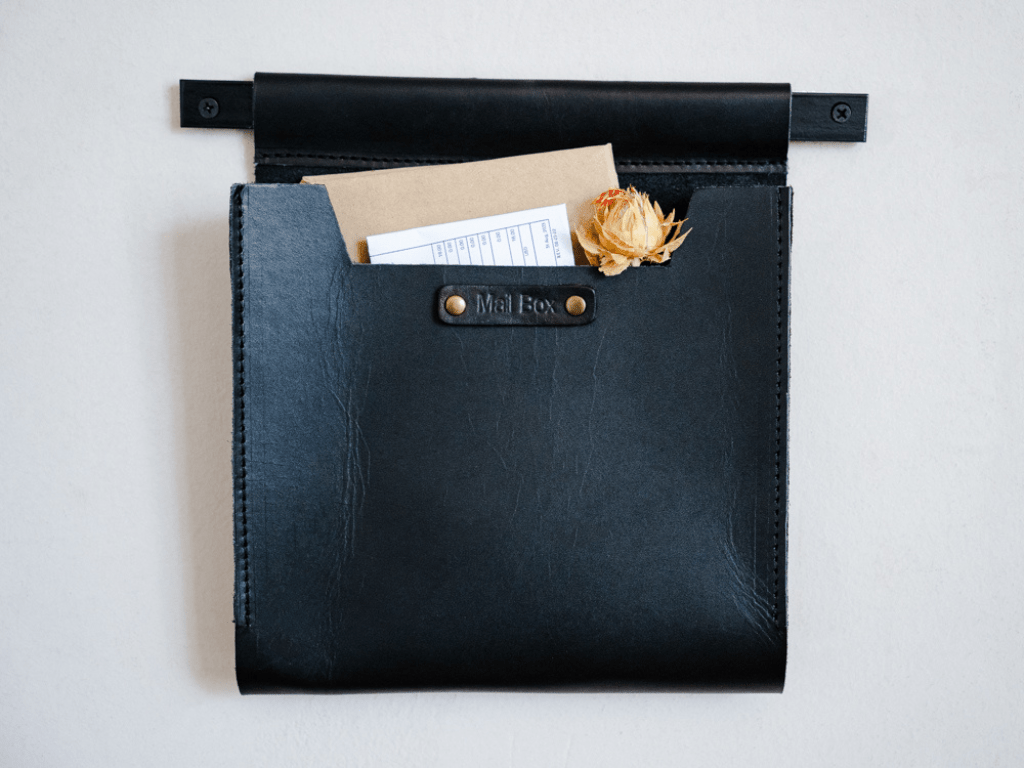 Medium Leather Wall Pocket OrganizerBlackGaucholife