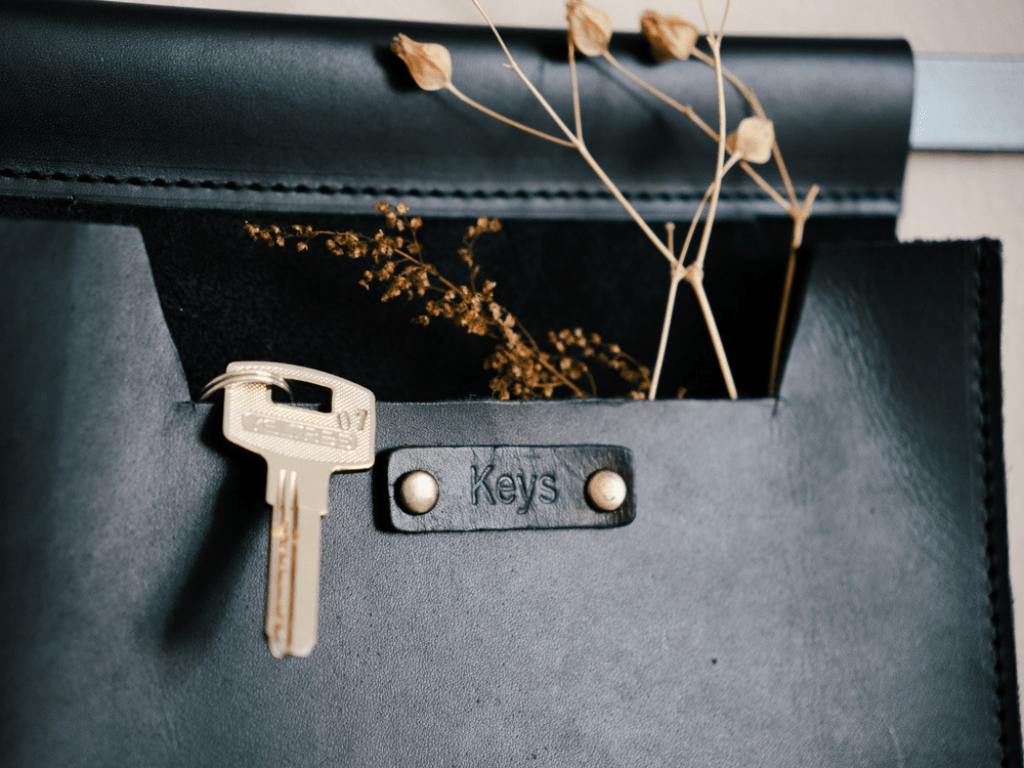 Medium Leather Wall Pocket OrganizerBlueGaucholife